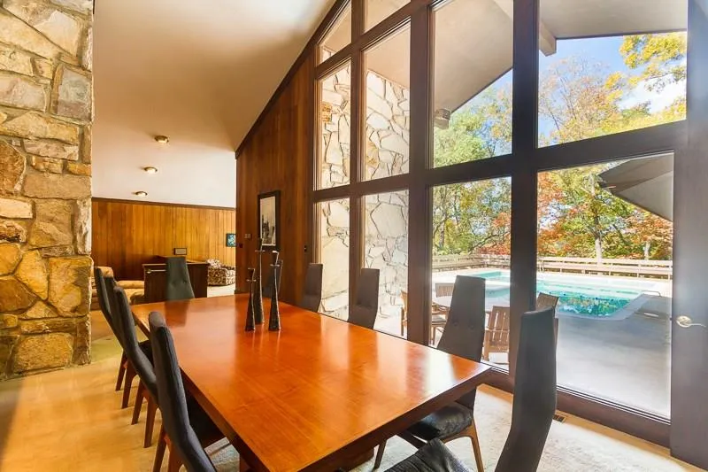 1155 Edgewater Drive, Sandy Springs, Georgia 30328, 6 Bedrooms Bedrooms, ,4 BathroomsBathrooms,Residential,Sold,1155 Edgewater Drive,5769509