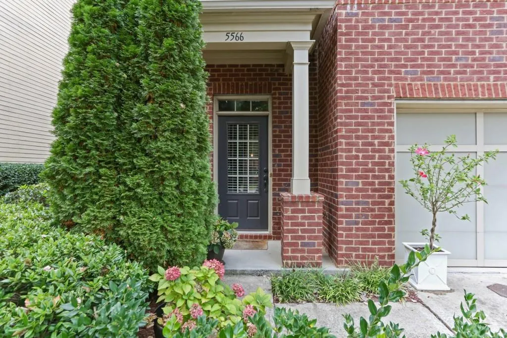 5566 High Point Road, Sandy Springs, Georgia 30342, 4 Bedrooms Bedrooms, ,3 BathroomsBathrooms,Residential,Sold,5566 High Point Road,7130030