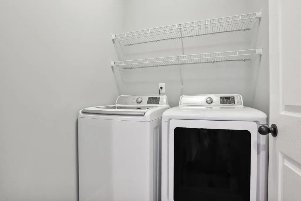 5566 High Point Road, Sandy Springs, Georgia 30342, 4 Bedrooms Bedrooms, ,3 BathroomsBathrooms,Residential,Sold,5566 High Point Road,7130030