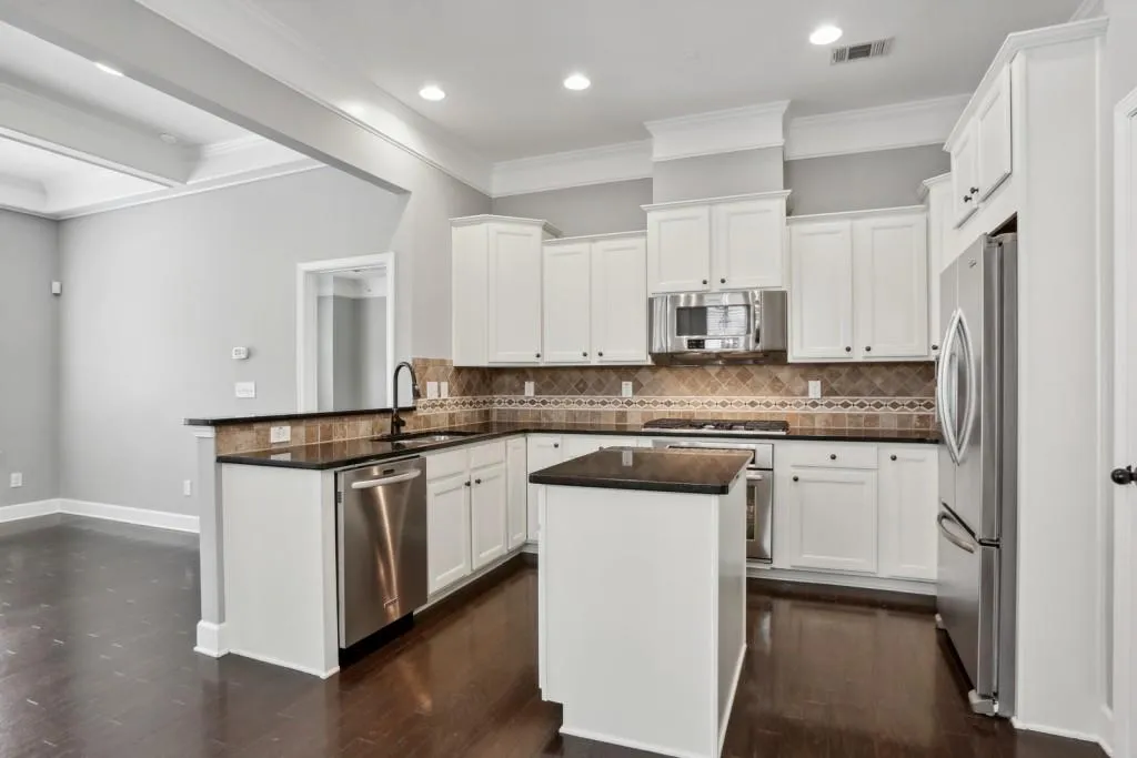 5566 High Point Road, Sandy Springs, Georgia 30342, 4 Bedrooms Bedrooms, ,3 BathroomsBathrooms,Residential,Sold,5566 High Point Road,7130030