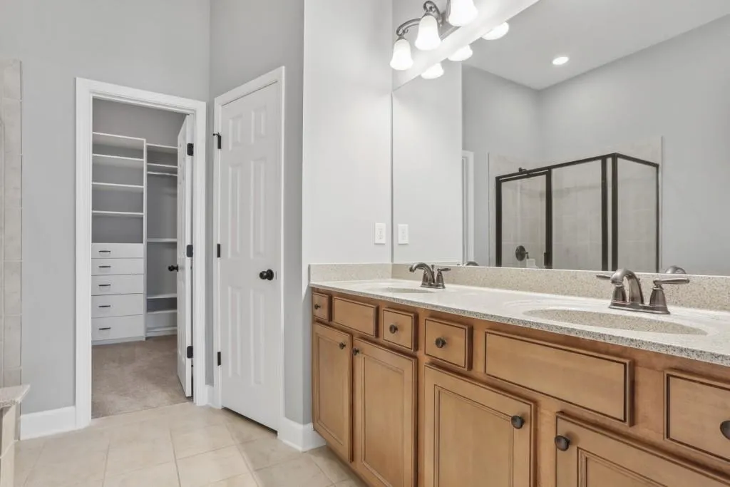 5566 High Point Road, Sandy Springs, Georgia 30342, 4 Bedrooms Bedrooms, ,3 BathroomsBathrooms,Residential,Sold,5566 High Point Road,7130030