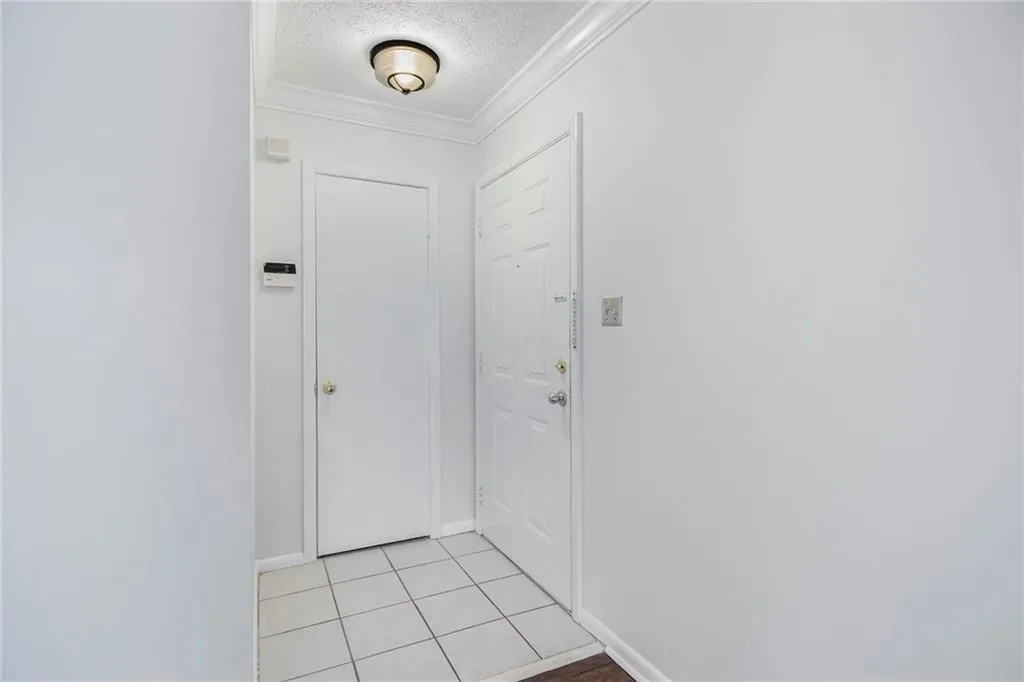 5149 Roswell Road Unit 3, Sandy Springs, Georgia 30342, 2 Bedrooms Bedrooms, ,1 BathroomBathrooms,Residential,Sold,5149 Roswell Road Unit 3,6861262