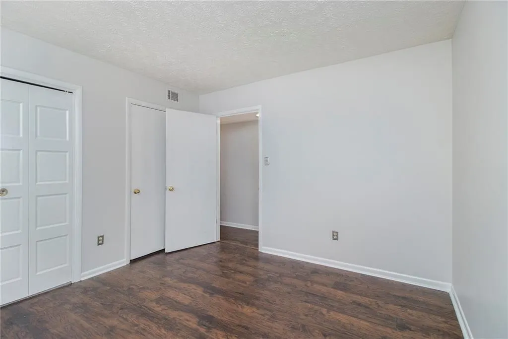 5149 Roswell Road Unit 3, Sandy Springs, Georgia 30342, 2 Bedrooms Bedrooms, ,1 BathroomBathrooms,Residential,Sold,5149 Roswell Road Unit 3,6861262