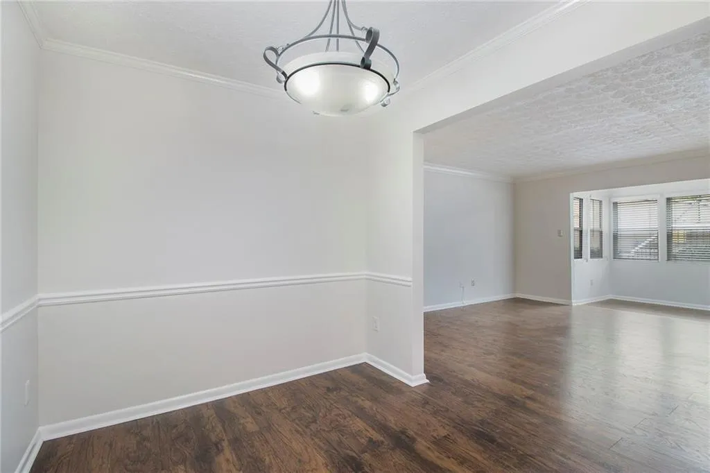 5149 Roswell Road Unit 3, Sandy Springs, Georgia 30342, 2 Bedrooms Bedrooms, ,1 BathroomBathrooms,Residential,Sold,5149 Roswell Road Unit 3,6861262