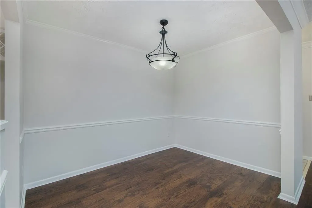 5149 Roswell Road Unit 3, Sandy Springs, Georgia 30342, 2 Bedrooms Bedrooms, ,1 BathroomBathrooms,Residential,Sold,5149 Roswell Road Unit 3,6861262