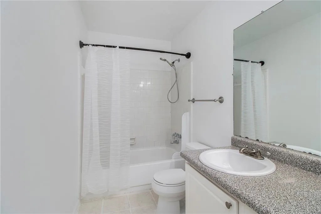 5149 Roswell Road Unit 3, Sandy Springs, Georgia 30342, 2 Bedrooms Bedrooms, ,1 BathroomBathrooms,Residential,Sold,5149 Roswell Road Unit 3,6861262