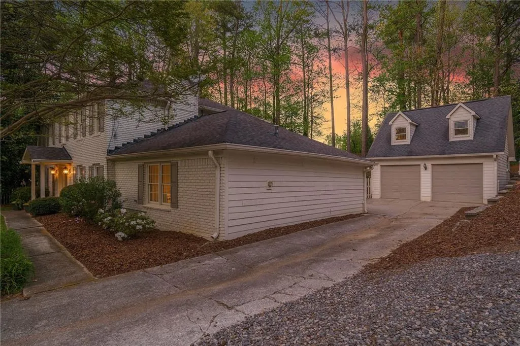 7199 Dunhill Terrace, Sandy Springs, Georgia 30328, 4 Bedrooms Bedrooms, ,3 BathroomsBathrooms,Residential,Sold,7199 Dunhill Terrace,7036983