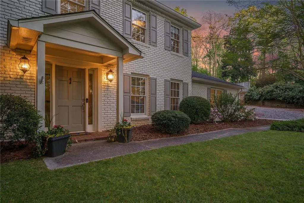 7199 Dunhill Terrace, Sandy Springs, Georgia 30328, 4 Bedrooms Bedrooms, ,3 BathroomsBathrooms,Residential,Sold,7199 Dunhill Terrace,7036983