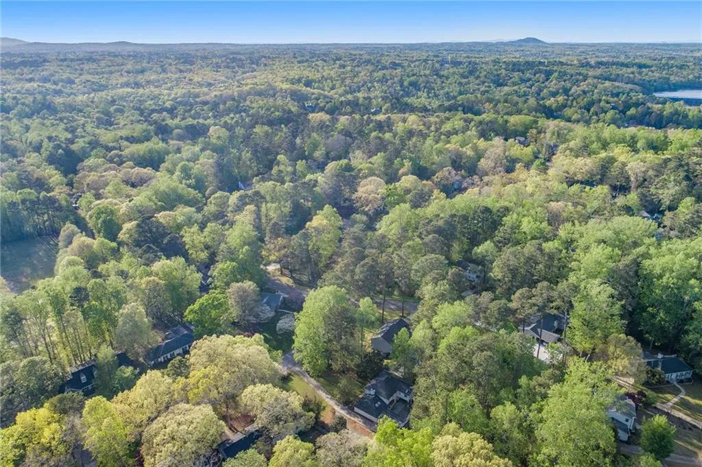 7199 Dunhill Terrace, Sandy Springs, Georgia 30328, 4 Bedrooms Bedrooms, ,3 BathroomsBathrooms,Residential,Sold,7199 Dunhill Terrace,7036983