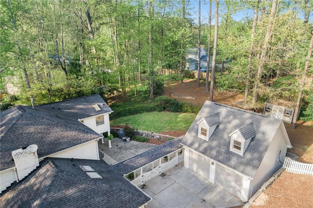 7199 Dunhill Terrace, Sandy Springs, Georgia 30328, 4 Bedrooms Bedrooms, ,3 BathroomsBathrooms,Residential,Sold,7199 Dunhill Terrace,7036983