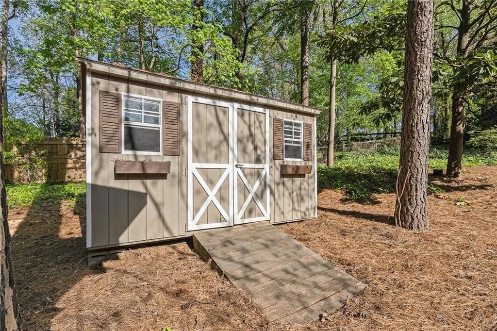 7199 Dunhill Terrace, Sandy Springs, Georgia 30328, 4 Bedrooms Bedrooms, ,3 BathroomsBathrooms,Residential,Sold,7199 Dunhill Terrace,7036983