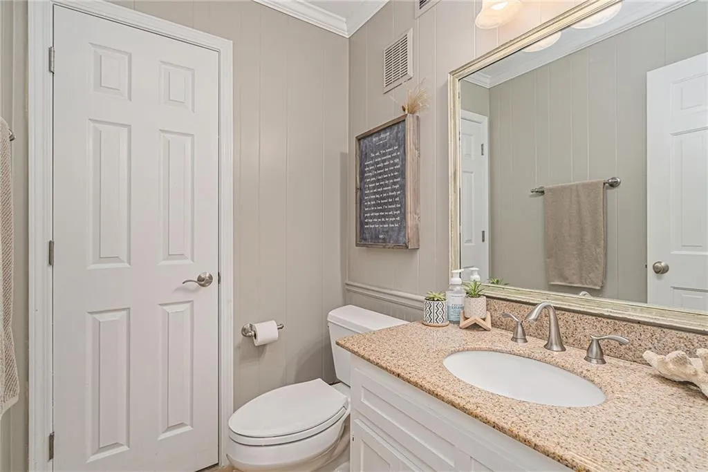 7199 Dunhill Terrace, Sandy Springs, Georgia 30328, 4 Bedrooms Bedrooms, ,3 BathroomsBathrooms,Residential,Sold,7199 Dunhill Terrace,7036983