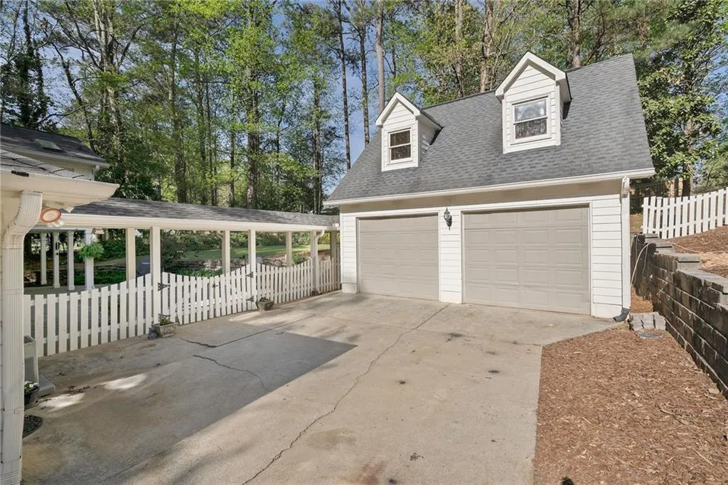 7199 Dunhill Terrace, Sandy Springs, Georgia 30328, 4 Bedrooms Bedrooms, ,3 BathroomsBathrooms,Residential,Sold,7199 Dunhill Terrace,7036983