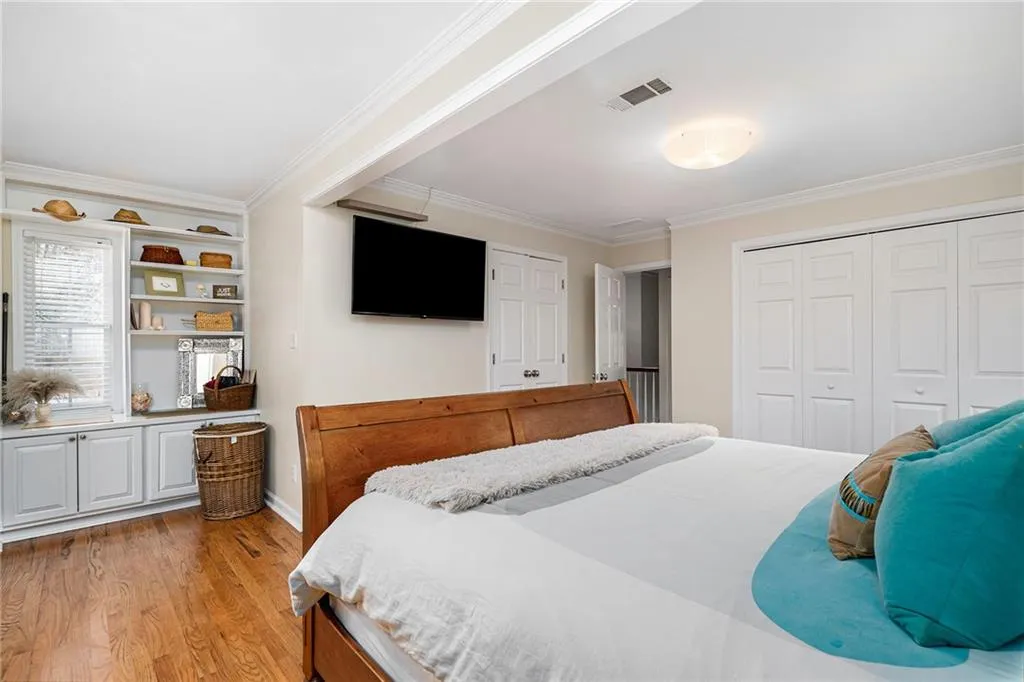 7199 Dunhill Terrace, Sandy Springs, Georgia 30328, 4 Bedrooms Bedrooms, ,3 BathroomsBathrooms,Residential,Sold,7199 Dunhill Terrace,7036983