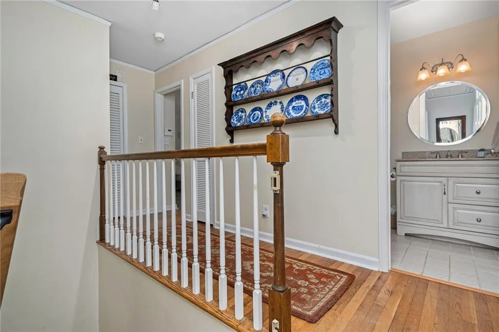 7199 Dunhill Terrace, Sandy Springs, Georgia 30328, 4 Bedrooms Bedrooms, ,3 BathroomsBathrooms,Residential,Sold,7199 Dunhill Terrace,7036983