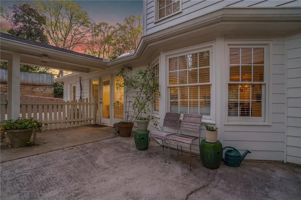 7199 Dunhill Terrace, Sandy Springs, Georgia 30328, 4 Bedrooms Bedrooms, ,3 BathroomsBathrooms,Residential,Sold,7199 Dunhill Terrace,7036983