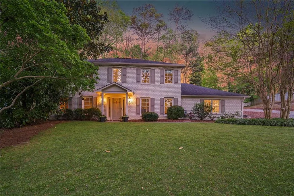 7199 Dunhill Terrace, Sandy Springs, Georgia 30328, 4 Bedrooms Bedrooms, ,3 BathroomsBathrooms,Residential,Sold,7199 Dunhill Terrace,7036983