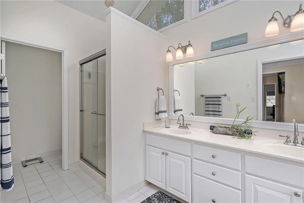 7199 Dunhill Terrace, Sandy Springs, Georgia 30328, 4 Bedrooms Bedrooms, ,3 BathroomsBathrooms,Residential,Sold,7199 Dunhill Terrace,7036983