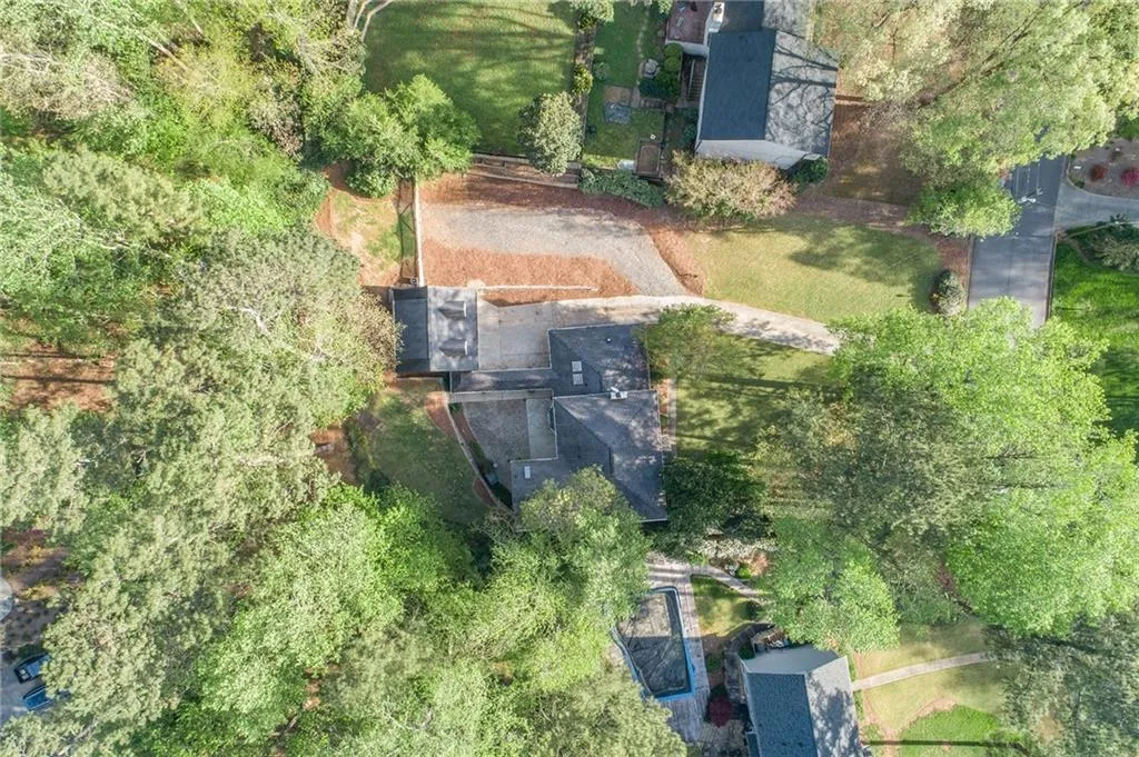 7199 Dunhill Terrace, Sandy Springs, Georgia 30328, 4 Bedrooms Bedrooms, ,3 BathroomsBathrooms,Residential,Sold,7199 Dunhill Terrace,7036983