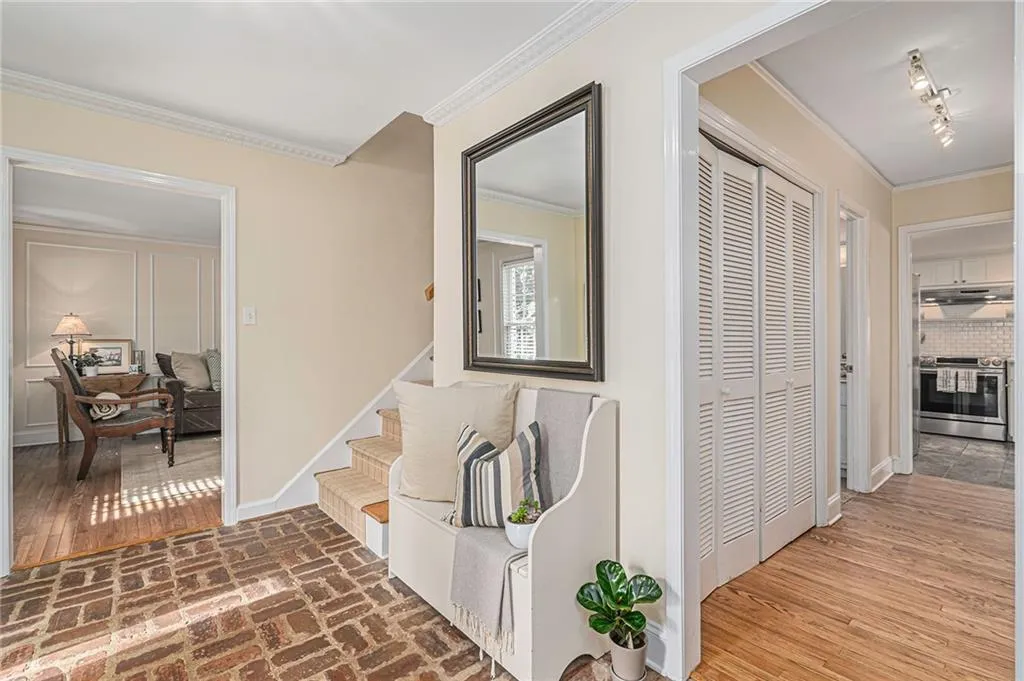 7199 Dunhill Terrace, Sandy Springs, Georgia 30328, 4 Bedrooms Bedrooms, ,3 BathroomsBathrooms,Residential,Sold,7199 Dunhill Terrace,7036983