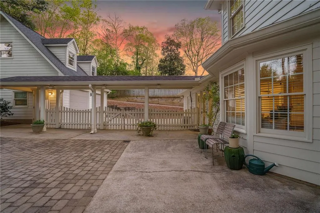 7199 Dunhill Terrace, Sandy Springs, Georgia 30328, 4 Bedrooms Bedrooms, ,3 BathroomsBathrooms,Residential,Sold,7199 Dunhill Terrace,7036983