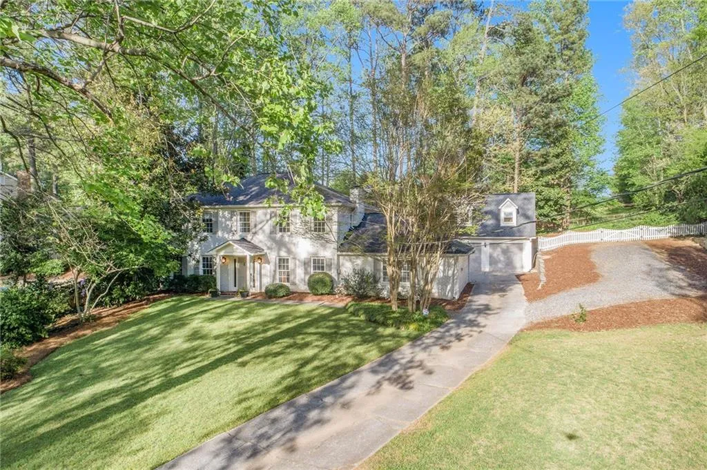7199 Dunhill Terrace, Sandy Springs, Georgia 30328, 4 Bedrooms Bedrooms, ,3 BathroomsBathrooms,Residential,Sold,7199 Dunhill Terrace,7036983