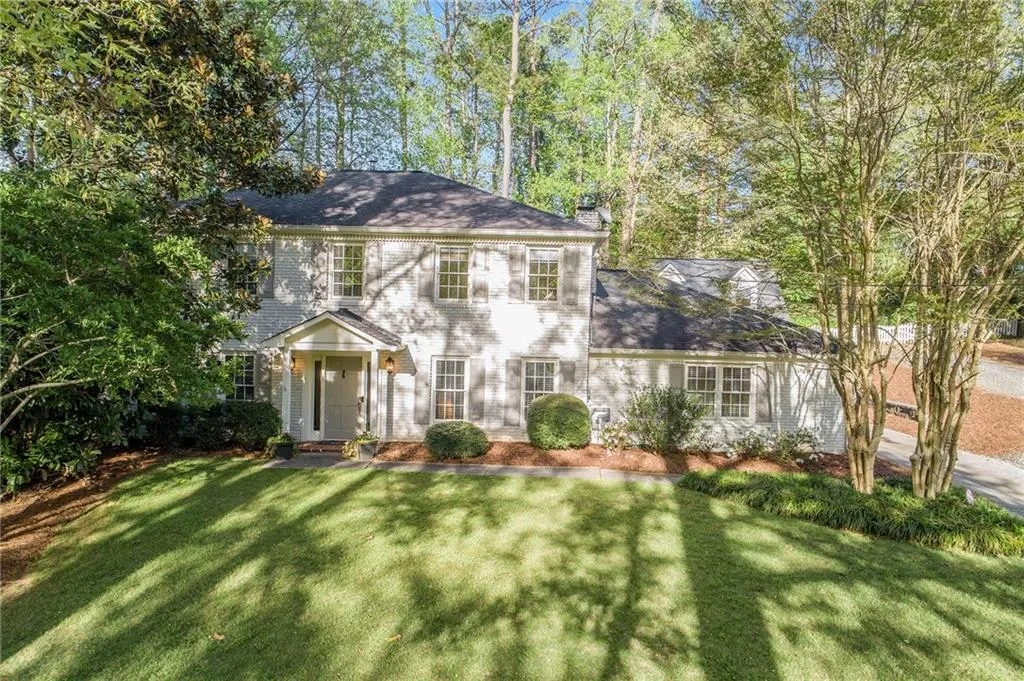 7199 Dunhill Terrace, Sandy Springs, Georgia 30328, 4 Bedrooms Bedrooms, ,3 BathroomsBathrooms,Residential,Sold,7199 Dunhill Terrace,7036983