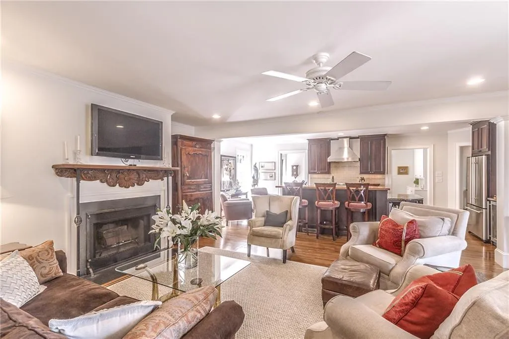 2075 Dellwood Drive Nw, Atlanta, Georgia 30309, 4 Bedrooms Bedrooms, ,3 BathroomsBathrooms,Residential,Sold,2075 Dellwood Drive Nw,5742384