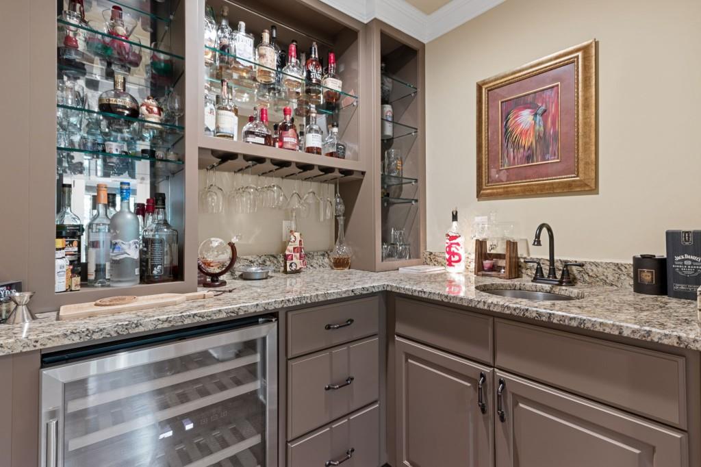 455 W Spalding Drive, Sandy Springs, Georgia 30328, 4 Bedrooms Bedrooms, ,3 BathroomsBathrooms,Residential,Sold,455 W Spalding Drive,7272349