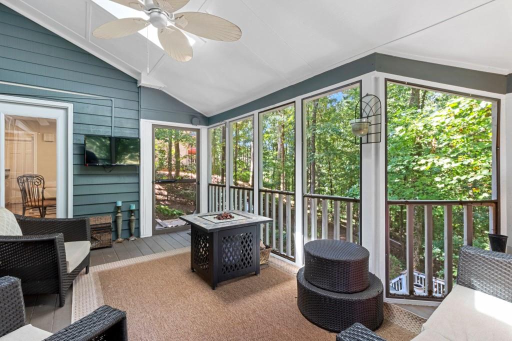 455 W Spalding Drive, Sandy Springs, Georgia 30328, 4 Bedrooms Bedrooms, ,3 BathroomsBathrooms,Residential,Sold,455 W Spalding Drive,7272349