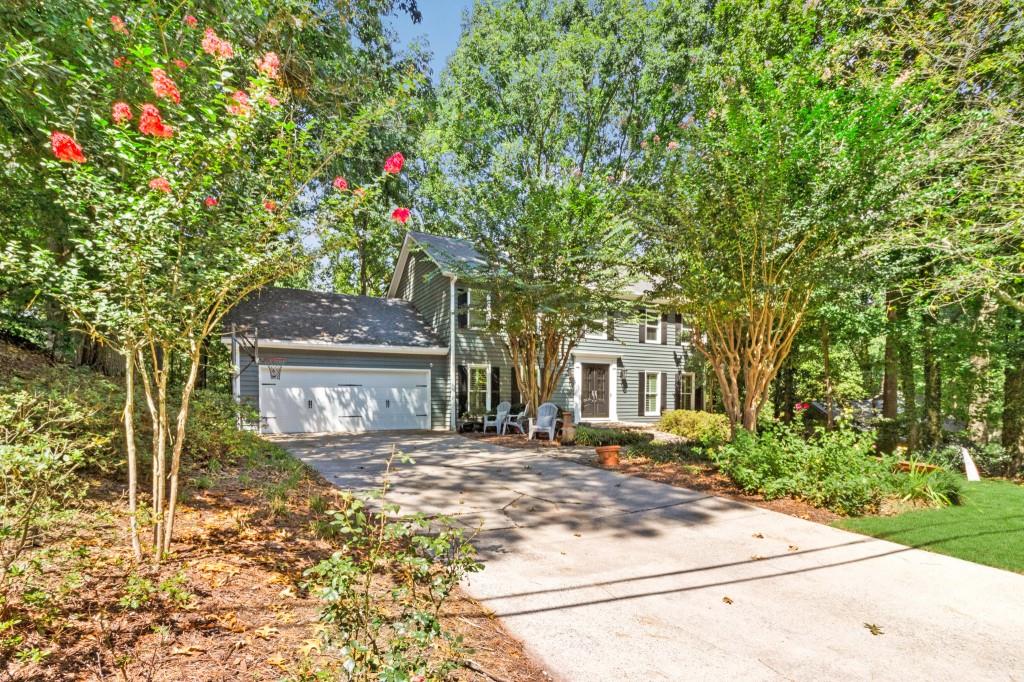 455 W Spalding Drive, Sandy Springs, Georgia 30328, 4 Bedrooms Bedrooms, ,3 BathroomsBathrooms,Residential,Sold,455 W Spalding Drive,7272349