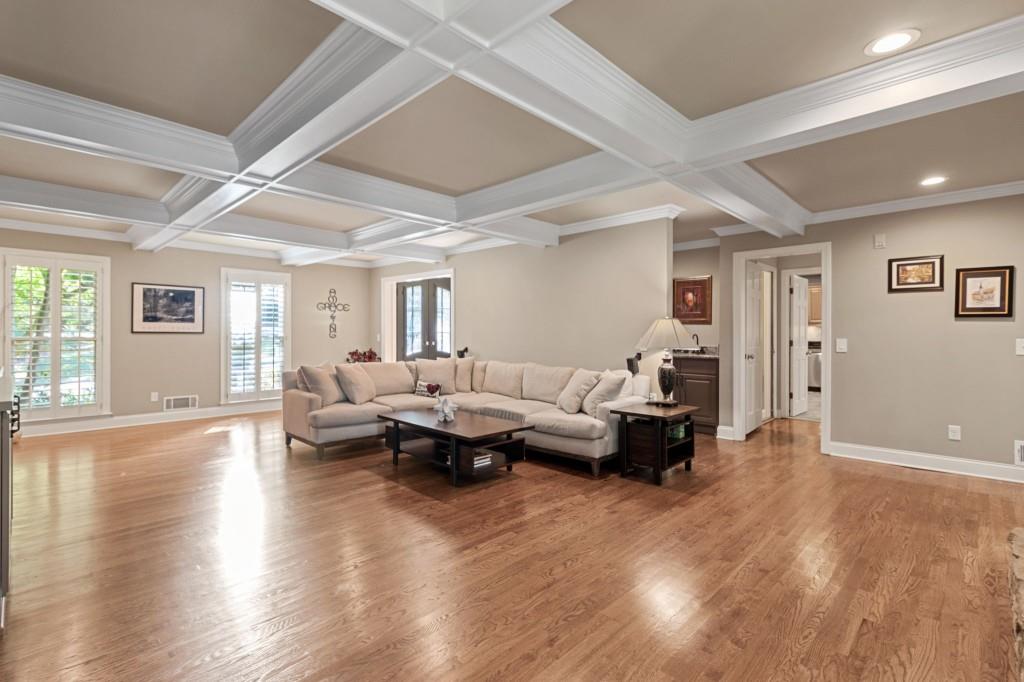 455 W Spalding Drive, Sandy Springs, Georgia 30328, 4 Bedrooms Bedrooms, ,3 BathroomsBathrooms,Residential,Sold,455 W Spalding Drive,7272349