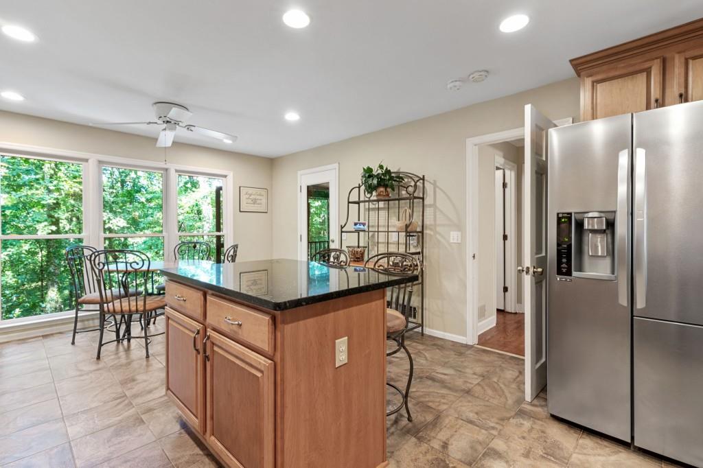 455 W Spalding Drive, Sandy Springs, Georgia 30328, 4 Bedrooms Bedrooms, ,3 BathroomsBathrooms,Residential,Sold,455 W Spalding Drive,7272349