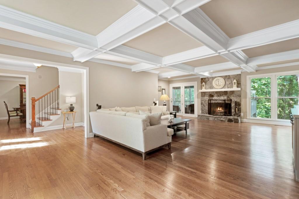 455 W Spalding Drive, Sandy Springs, Georgia 30328, 4 Bedrooms Bedrooms, ,3 BathroomsBathrooms,Residential,Sold,455 W Spalding Drive,7272349