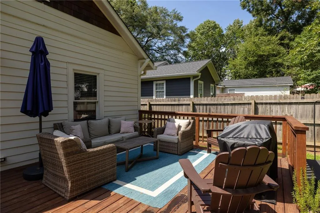 979 Hall Place Nw, Atlanta, Georgia 30318, 3 Bedrooms Bedrooms, ,2 BathroomsBathrooms,Residential,For Sale,979 Hall Place Nw,7642717