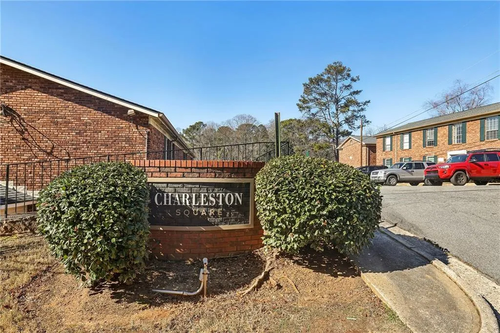 5544 Kingsport Drive Ne Unit 25, Atlanta, Georgia 30342, 3 Bedrooms Bedrooms, ,2 BathroomsBathrooms,Residential,For Sale,5544 Kingsport Drive Ne Unit 25,7714442