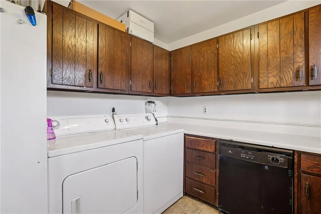 5544 Kingsport Drive Ne Unit 25, Atlanta, Georgia 30342, 3 Bedrooms Bedrooms, ,2 BathroomsBathrooms,Residential,For Sale,5544 Kingsport Drive Ne Unit 25,7714442