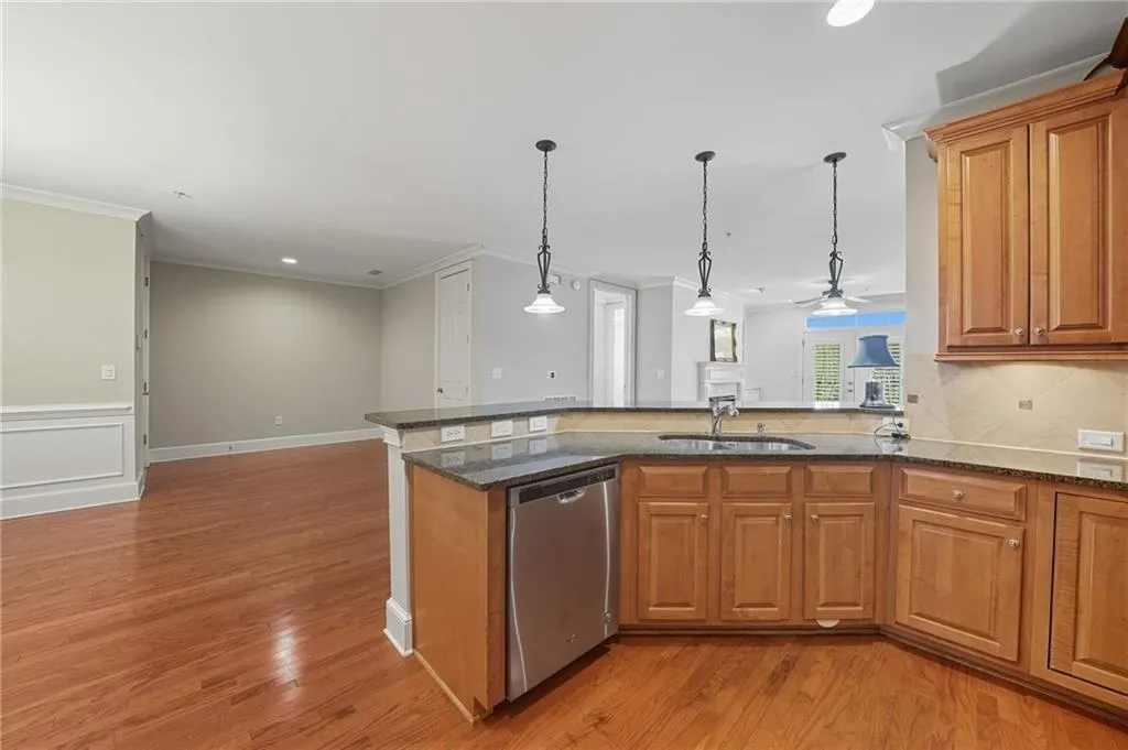 4950 Ivy Ridge Drive Se Unit 203, Atlanta, Georgia 30339, 2 Bedrooms Bedrooms, ,2 BathroomsBathrooms,Residential,For Sale,4950 Ivy Ridge Drive Se Unit 203,7647598