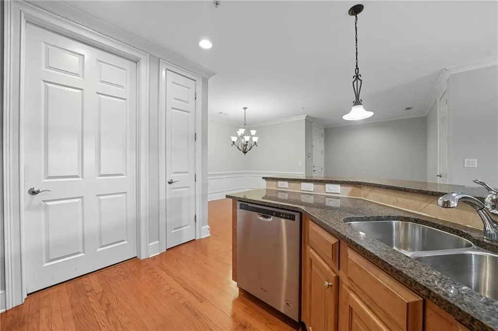 4950 Ivy Ridge Drive Se Unit 203, Atlanta, Georgia 30339, 2 Bedrooms Bedrooms, ,2 BathroomsBathrooms,Residential,For Sale,4950 Ivy Ridge Drive Se Unit 203,7647598