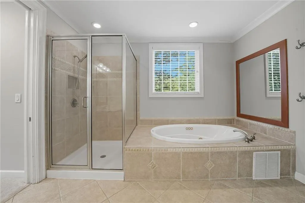 4950 Ivy Ridge Drive Se Unit 203, Atlanta, Georgia 30339, 2 Bedrooms Bedrooms, ,2 BathroomsBathrooms,Residential,For Sale,4950 Ivy Ridge Drive Se Unit 203,7647598
