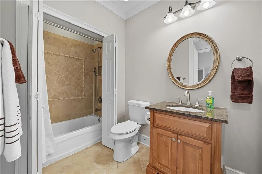 4950 Ivy Ridge Drive Se Unit 203, Atlanta, Georgia 30339, 2 Bedrooms Bedrooms, ,2 BathroomsBathrooms,Residential,For Sale,4950 Ivy Ridge Drive Se Unit 203,7647598