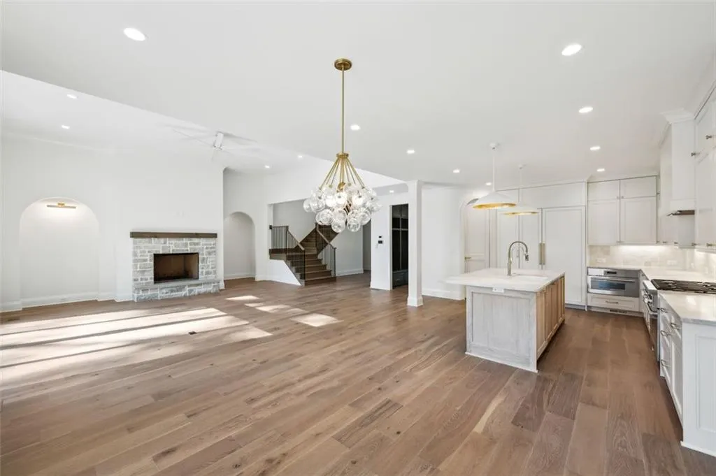 4855 Kitty Hawk Drive, Atlanta, Georgia 30342, 6 Bedrooms Bedrooms, ,5 BathroomsBathrooms,Residential,Sold,4855 Kitty Hawk Drive,7362991