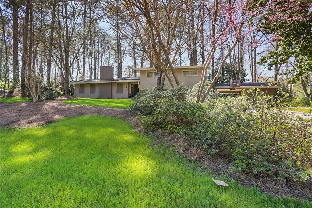 7280 Hunters Branch Drive, Sandy Springs, Georgia 30328, 4 Bedrooms Bedrooms, ,3 BathroomsBathrooms,Residential,Sold,7280 Hunters Branch Drive,6524002