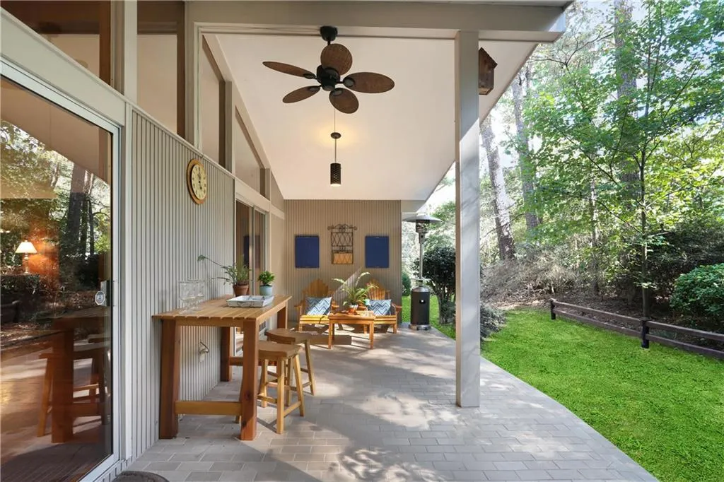 7280 Hunters Branch Drive, Sandy Springs, Georgia 30328, 4 Bedrooms Bedrooms, ,3 BathroomsBathrooms,Residential,Sold,7280 Hunters Branch Drive,6524002