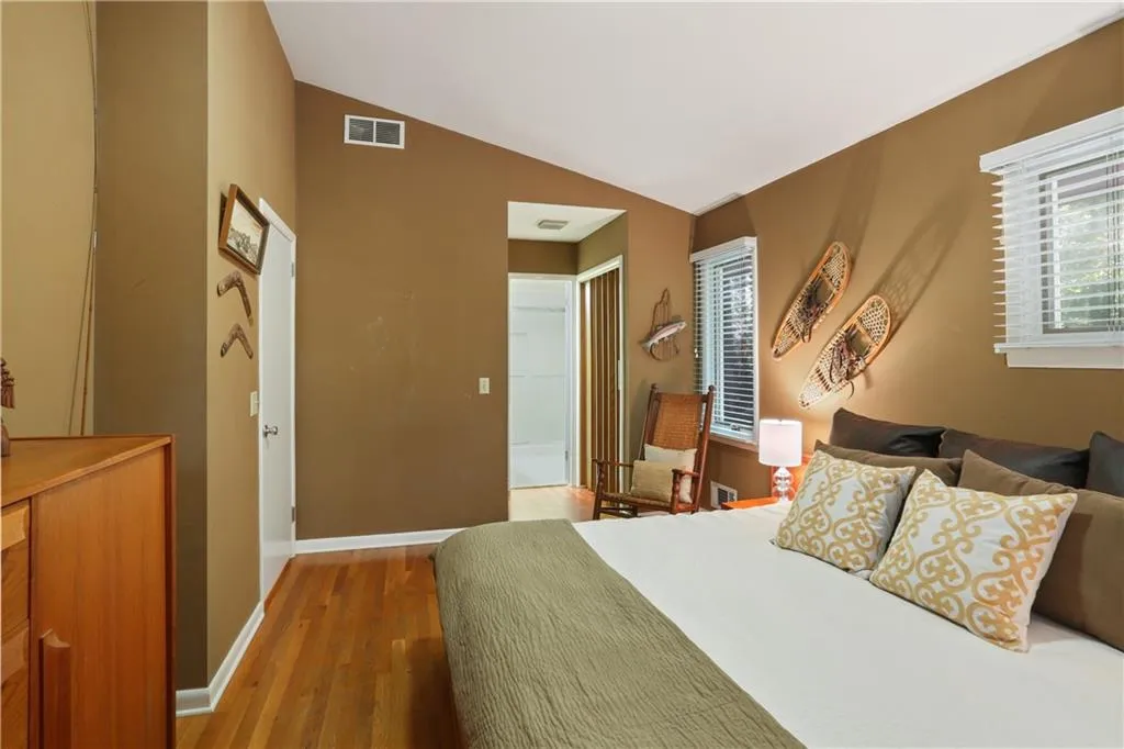 7280 Hunters Branch Drive, Sandy Springs, Georgia 30328, 4 Bedrooms Bedrooms, ,3 BathroomsBathrooms,Residential,Sold,7280 Hunters Branch Drive,6524002