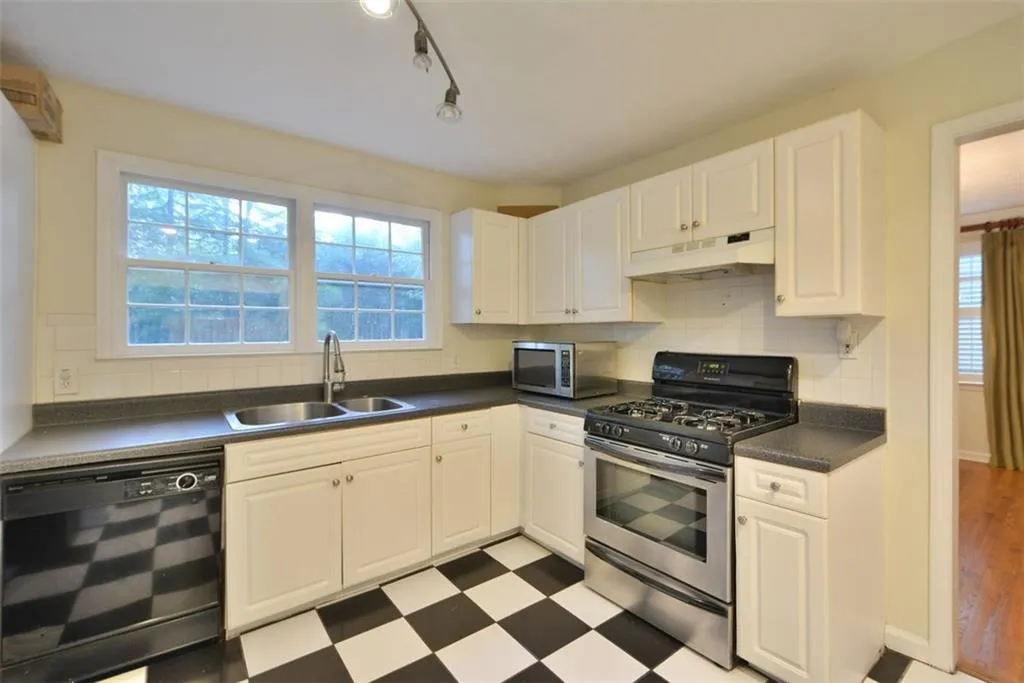 2700 Osborne Road Ne, Brookhaven, Georgia 30319, 5 Bedrooms Bedrooms, ,4 BathroomsBathrooms,Residential,Sold,2700 Osborne Road Ne,5819503 2700 Osborne Road Ne, Brookhaven, Georgia 30319, 5 Bedrooms Bedrooms, ,4 BathroomsBathrooms,Residential,Sold,2700 Osborne Road Ne,5819503