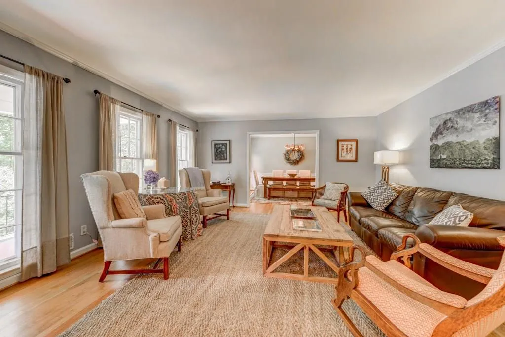 375 Forest Hills Drive, Atlanta, Georgia 30342, 3 Bedrooms Bedrooms, ,2 BathroomsBathrooms,Residential,Sold,375 Forest Hills Drive,6029662