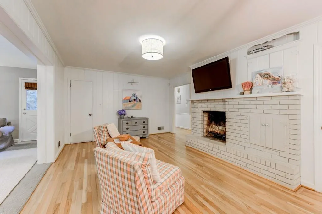 375 Forest Hills Drive, Atlanta, Georgia 30342, 3 Bedrooms Bedrooms, ,2 BathroomsBathrooms,Residential,Sold,375 Forest Hills Drive,6029662