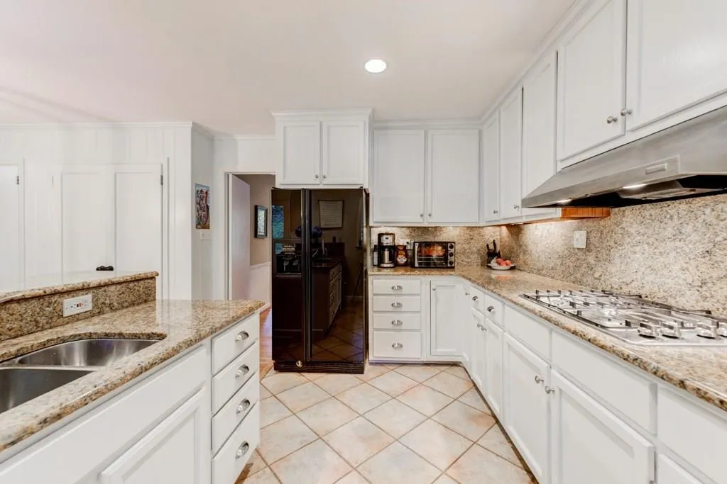 375 Forest Hills Drive, Atlanta, Georgia 30342, 3 Bedrooms Bedrooms, ,2 BathroomsBathrooms,Residential,Sold,375 Forest Hills Drive,6029662