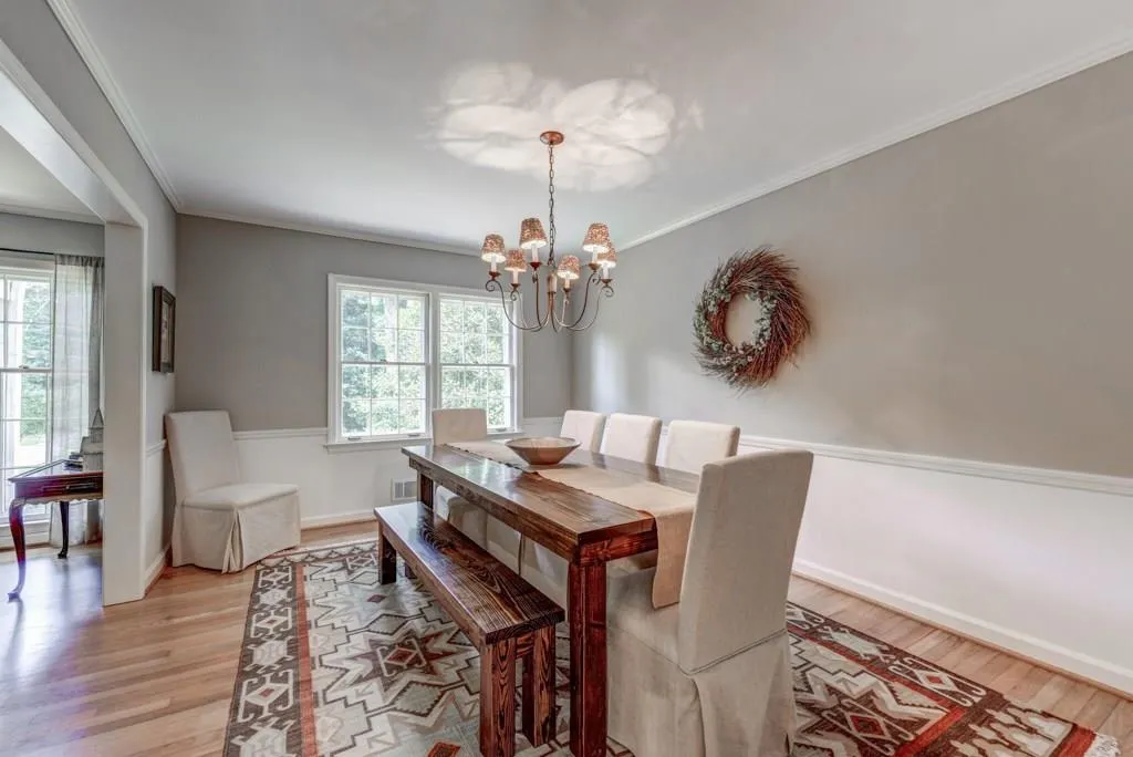 375 Forest Hills Drive, Atlanta, Georgia 30342, 3 Bedrooms Bedrooms, ,2 BathroomsBathrooms,Residential,Sold,375 Forest Hills Drive,6029662